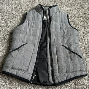 A New Day black and white vest size small